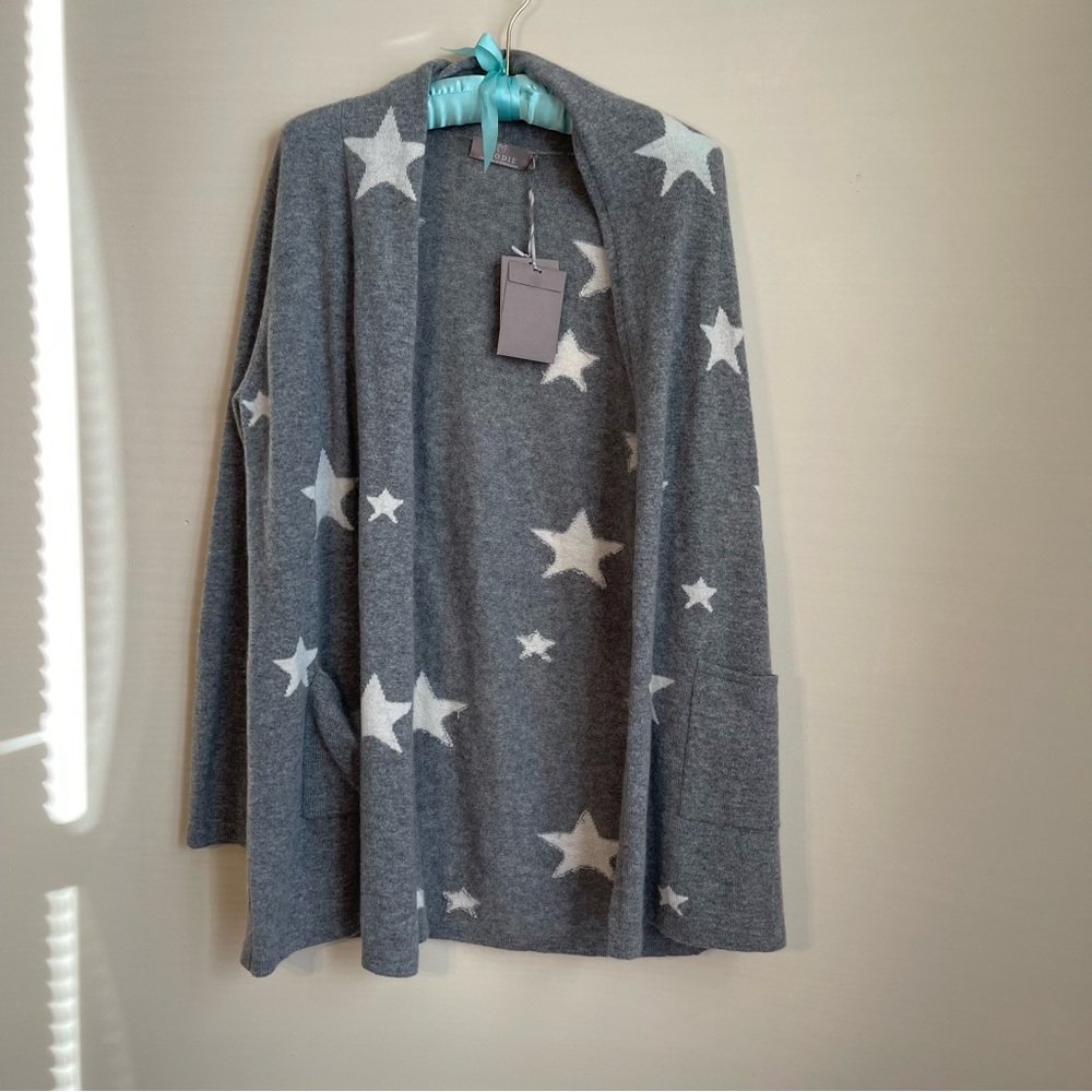 NWT Brodie Cashmere Star Patterned Gray Sweater